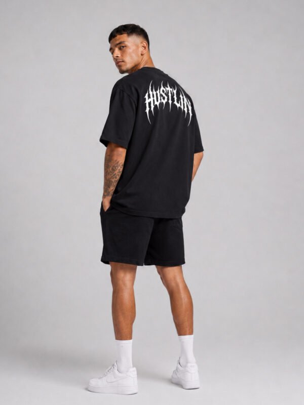 Camiseta Oversized Hustlin Disturbed